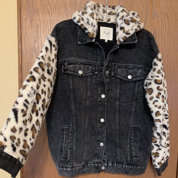 New Fantastic Fawn Leopard Sleeve Hooded Denim Oversized Jacket - Picture 1 of 10